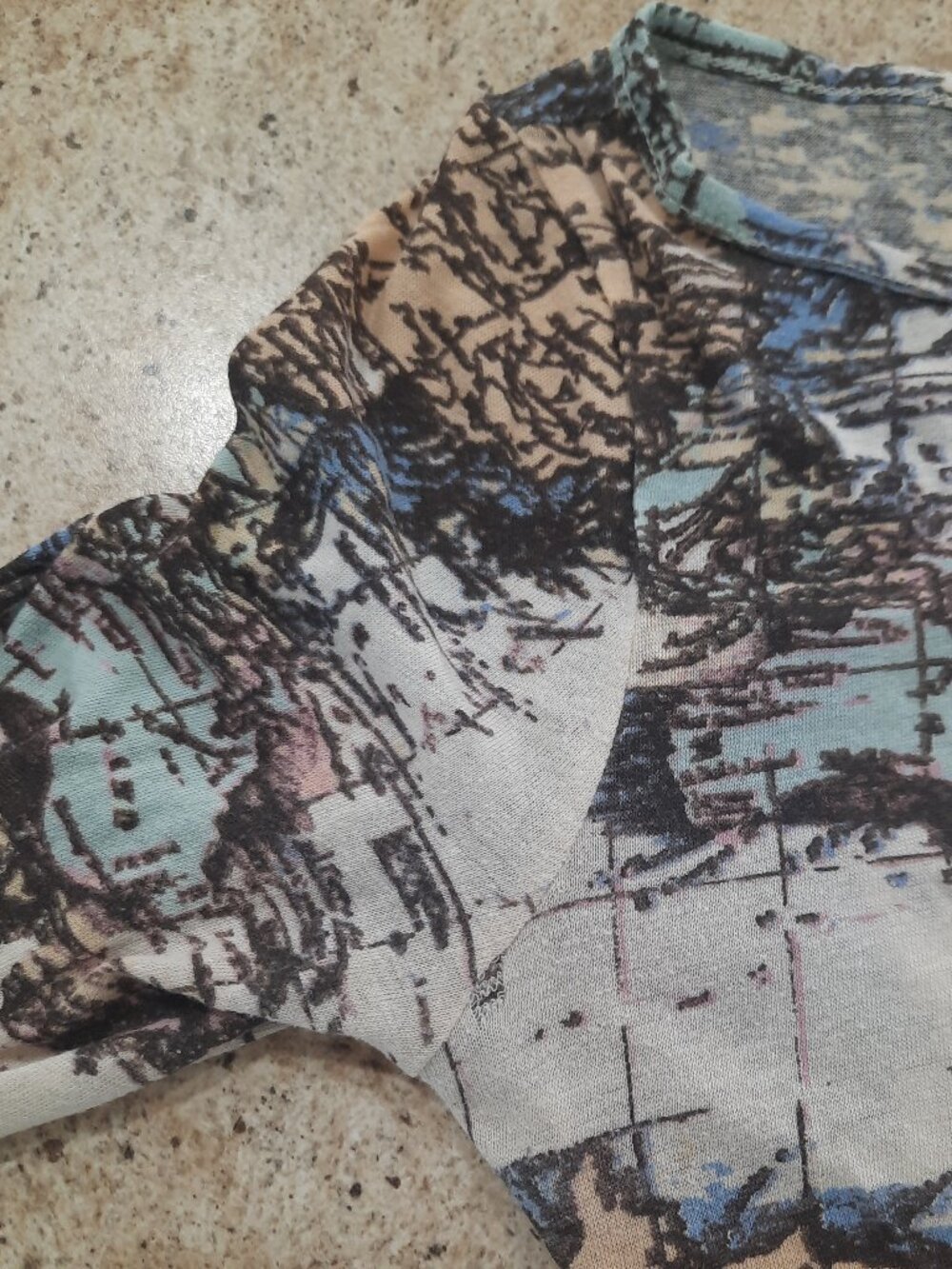 Vtg inspired world map top - Urban Outfitters brand - Picture 11 of 11